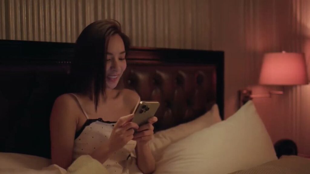 Thai GL fan joyfully scrolling through multiple fan pages online.